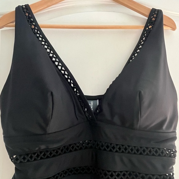 Swimsuits For All Black Lattice Plunge Onepiece - Picture 2 of 9